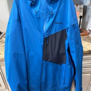 Patagonia Men's Vibrant Blue Performance Jacket